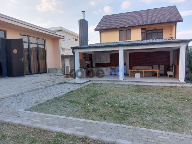 იყიდება კერძო სახლი ზემო ლისზე