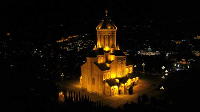 Among them, the Easter Liurgy in the Holy Trinity Cathedral will be filmed with a KobeOff drone.